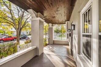 127 Trowbridge St NE in Grand Rapids, MI - Foto de edificio - Building Photo