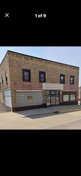 105 S Main St, Unit 3 in Oconto Falls, WI - Foto de edificio