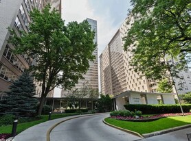 3950 N Lake Shore Dr in Chicago, IL - Building Photo