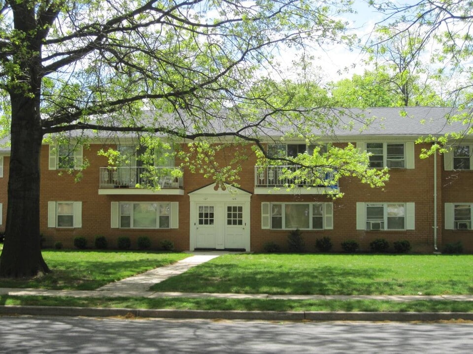 Middlesex Village Apartments in Middlesex, NJ - Foto de edificio