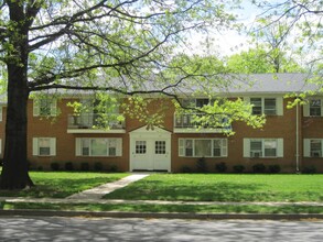 Middlesex Village Apartments in Middlesex, NJ - Foto de edificio - Building Photo