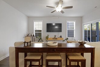 2013 Folkstone Wds Ln in Holly Ridge, NC - Foto de edificio - Building Photo