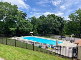 5260 Crossbow Cir in Cave Spring, VA - Building Photo