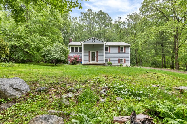 21 Pheasant Run Dr in Ledyard, CT - Building Photo - Building Photo