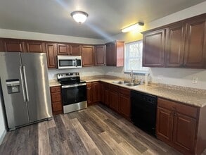 1207 S Hartford Ave in Russellville, AR - Building Photo - Building Photo