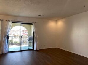 807 Country Club Dr SE in Rio Rancho, NM - Building Photo - Building Photo