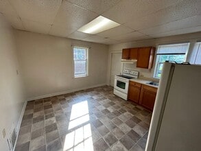 1682 W 14th St in Erie, PA - Building Photo - Building Photo