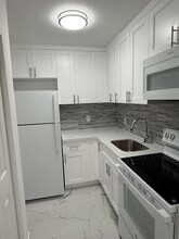 5962 NW 19th St in Lauderhill, FL - Building Photo - Building Photo