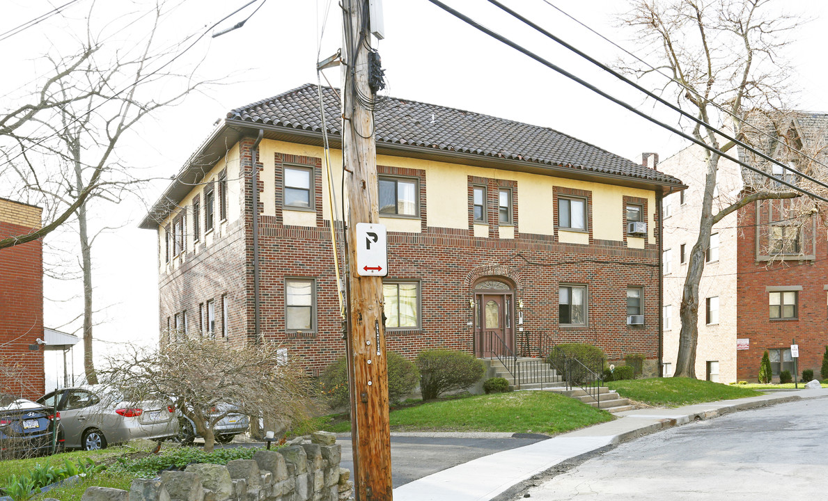 5710 Munhall Rd in Pittsburgh, PA - Building Photo