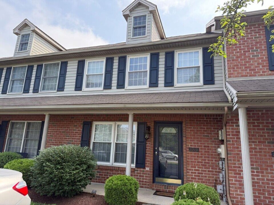 2219 Brigade Rd in Enola, PA - Building Photo