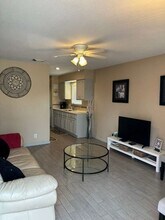 7318 Dearborn St, Unit B in Houston, TX - Building Photo - Building Photo