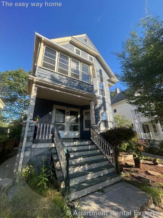 27 Josephine Ave in Somerville, MA - Building Photo