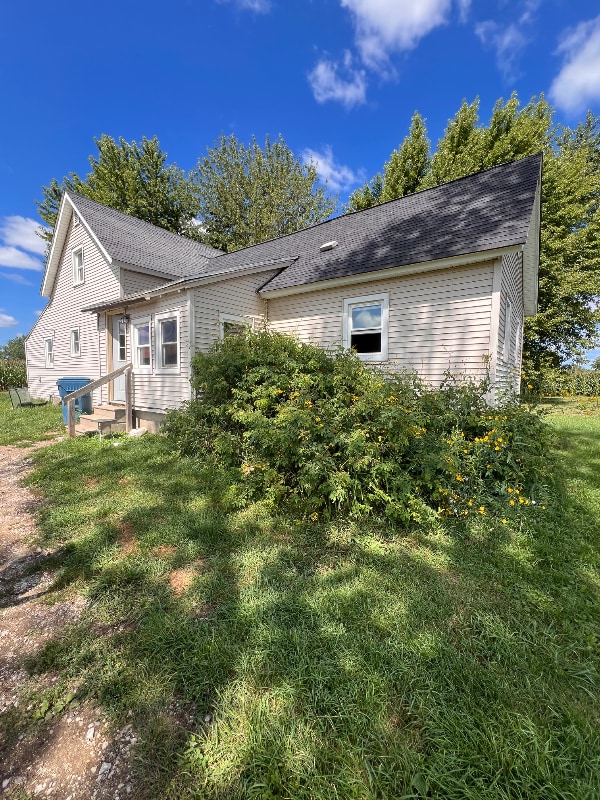 property at 4817 N 8 Mile Rd