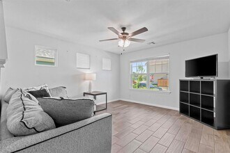 161 Rustic Glen Dr in San Marcos, TX - Building Photo - Building Photo