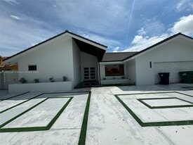 41 NW 136th Ct in Miami, FL - Building Photo