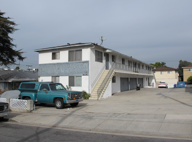 2611 Mathews Ave in Redondo Beach, CA - Building Photo - Building Photo