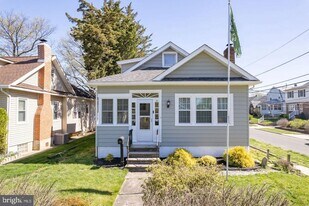 57 Ridgeway Ave in Oaklyn, NJ - Building Photo