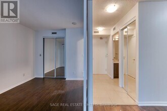 215 Fort York Blvd in Toronto, ON - Building Photo - Building Photo