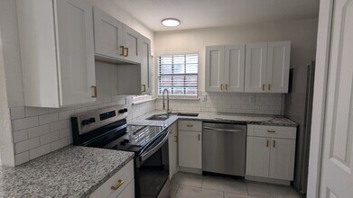 665 Stonehenge Dr in Grand Prairie, TX - Building Photo - Building Photo