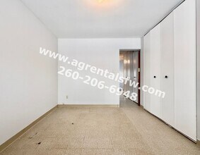 901-931 W Brookwood Ct in New Haven, IN - Foto de edificio - Building Photo