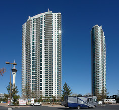 Turnberry Towers in Las Vegas, NV - Building Photo - Building Photo