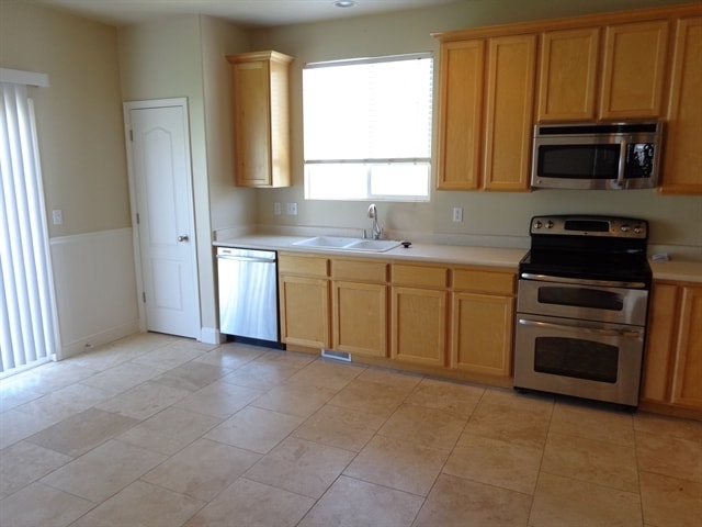 6456 W 8375 S in West Jordan, UT - Building Photo - Building Photo