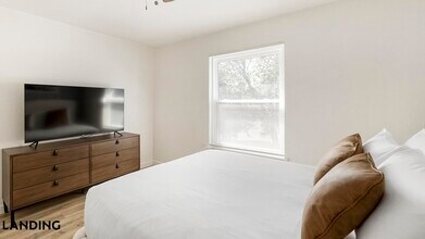 1225 E Pleasant Run Rd, Unit 2108 in Desoto, TX - Foto de edificio - Building Photo