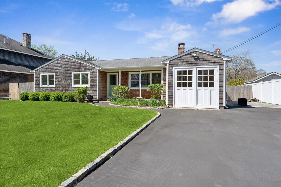197 Longneck Blvd in Riverhead, NY - Building Photo