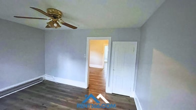 513 Baker St in Minersville, PA - Building Photo - Building Photo