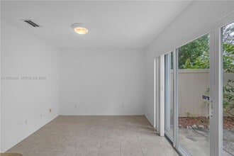 2400 SW 87th Way in Miramar, FL - Building Photo - Building Photo