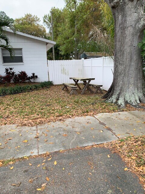 6768 49th Ave N in St. Petersburg, FL - Building Photo - Building Photo