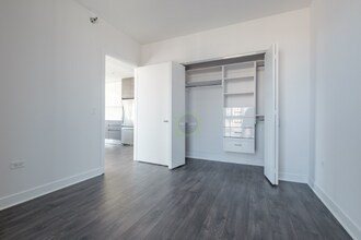 220 W Hubbard St in Chicago, IL - Building Photo - Building Photo