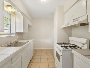 13306 Oak Leaf Ln in Houston, TX - Building Photo - Building Photo