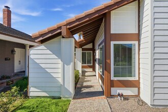 8861 Dorsett Dr in Huntington Beach, CA - Building Photo - Building Photo