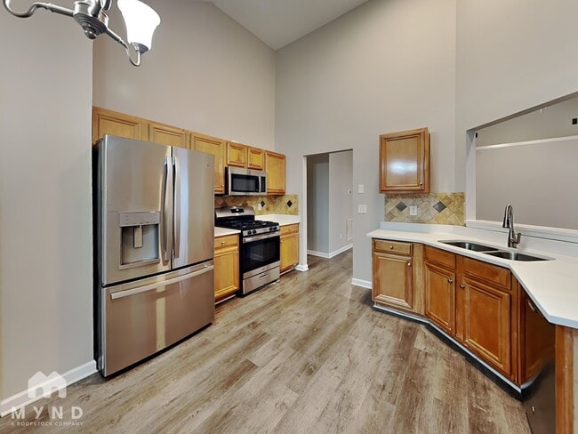 3063 Dogwood Ave, Unit 309 in Decatur, GA - Foto de edificio - Building Photo