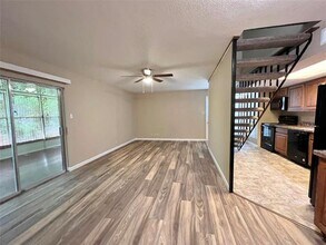 907 S Bowen Rd in Arlington, TX - Building Photo - Building Photo