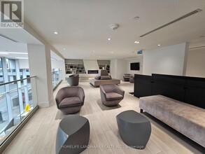 2908-2908 Hwy 7 in Vaughan, ON - Building Photo - Building Photo