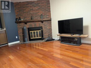 296 King Andrew Dr in Mississauga, ON - Building Photo - Building Photo