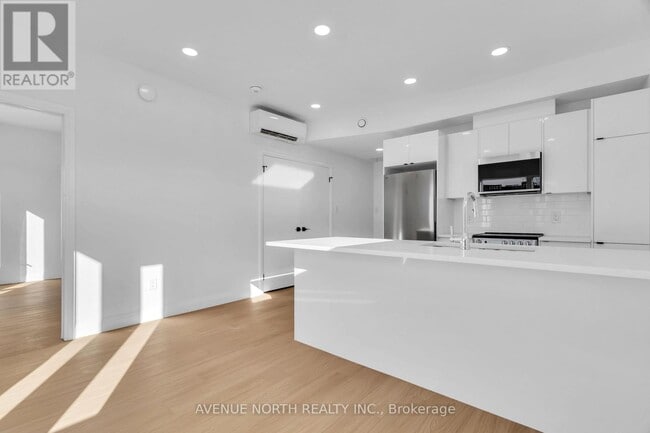 368 Tweedsmuir Ave in Ottawa, ON - Building Photo - Building Photo
