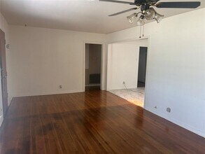 8635 McDade St in Houston, TX - Building Photo - Building Photo