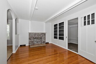 246 W 15th Pl in Chicago Heights, IL - Building Photo - Building Photo