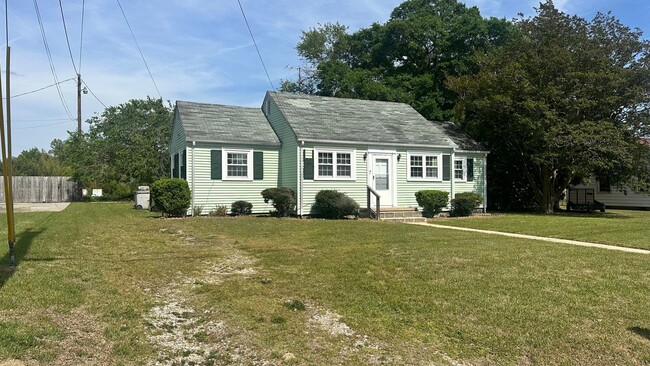 704 E Country Club Dr in Tarboro, NC - Building Photo - Building Photo