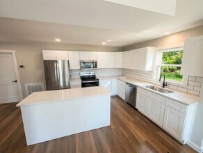 4801 Boonsboro Rd in Lynchburg, VA - Building Photo - Building Photo