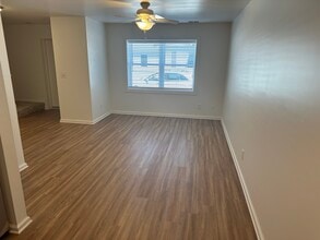 228 Maple St, Unit B in Plain City, OH - Building Photo - Building Photo