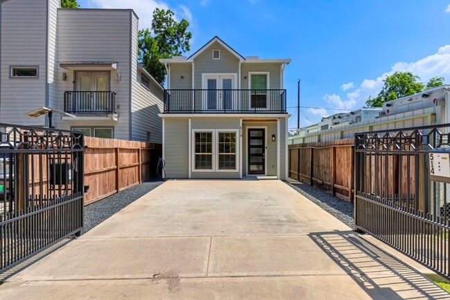 property at 514 E 29th St