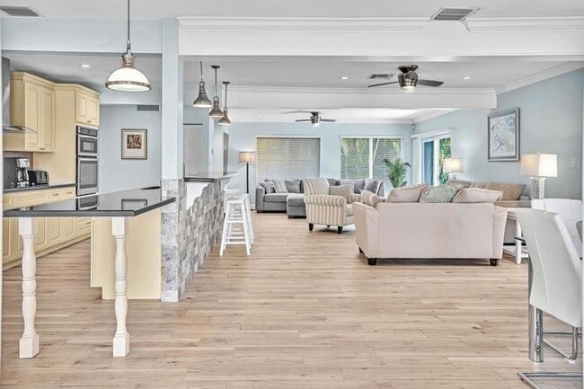 3204 Beacon St in Pompano Beach, FL - Foto de edificio - Building Photo