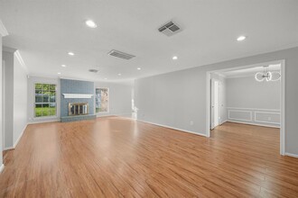 4902 Sabrina Dr in Houston, TX - Foto de edificio - Building Photo