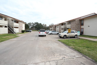 West Columbia Manor in West Columbia, TX - Building Photo - Building Photo