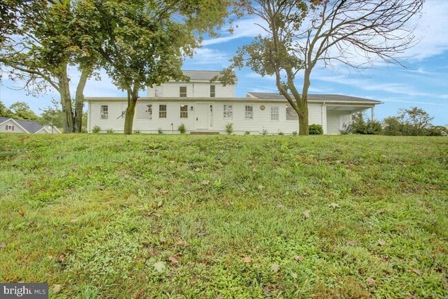 1461 Finch Dr in Chambersburg, PA - Building Photo - Building Photo