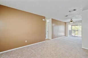 221 Mary Lou Dr in Del Rio, TX - Building Photo